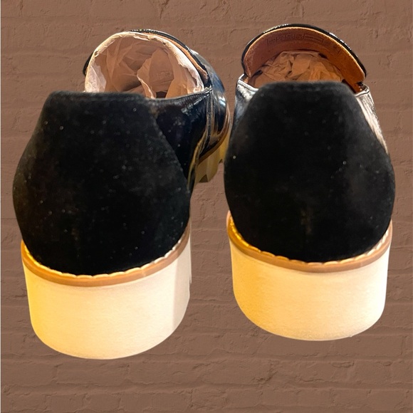 Vionic Kensley Women's Slip On Loafer Black Patent Leather- 6.5 Medium - Picture 4 of 8